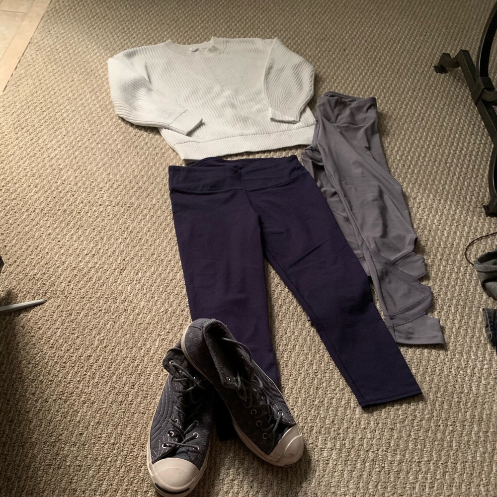 Casual gap sweater blue&gray leggings converse
